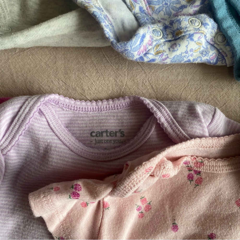 Carter’s Baby Girl Onsie Spring, Summer Bundle. Lot of 16 pieces! Size 3 month - Picture 10 of 11